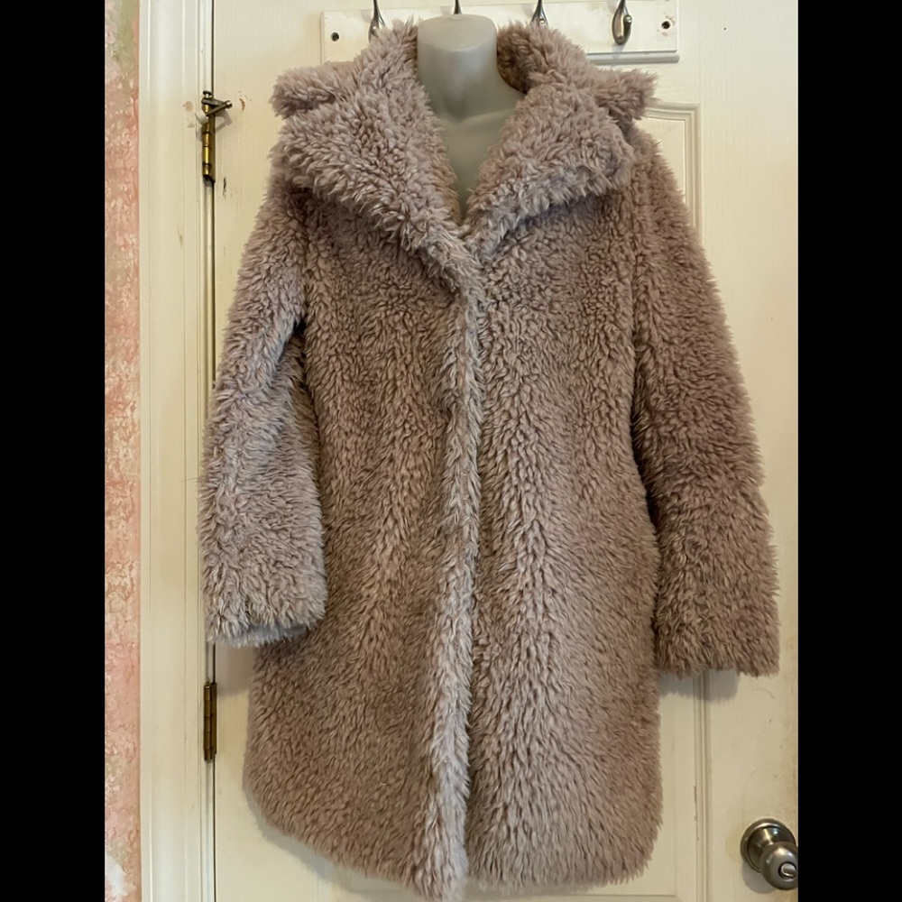 International concepts  fuzzy faux fur coat size medium